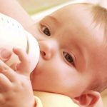 Como escolher a melhor mamadeira para seu bebê